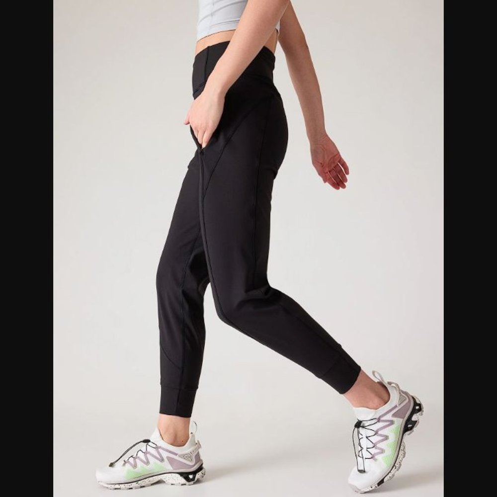 Athleta Rainier Jogger in size M - Picture 2 of 5